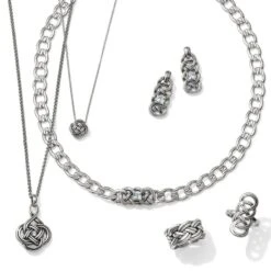 Interlok Petite Necklace -Jewelry Store interlok petite necklace silver 3 fe512326 374a 4bb1 8f9f 675261978573