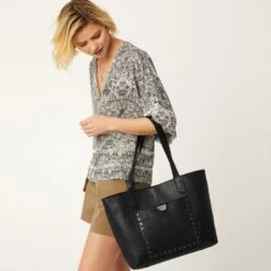 Reed Soft Tote 9 Reed Soft Tote -Jewelry Store reed soft tote black 3 e7d11c23 41db 40c3 b3e2 6c087dfbd556